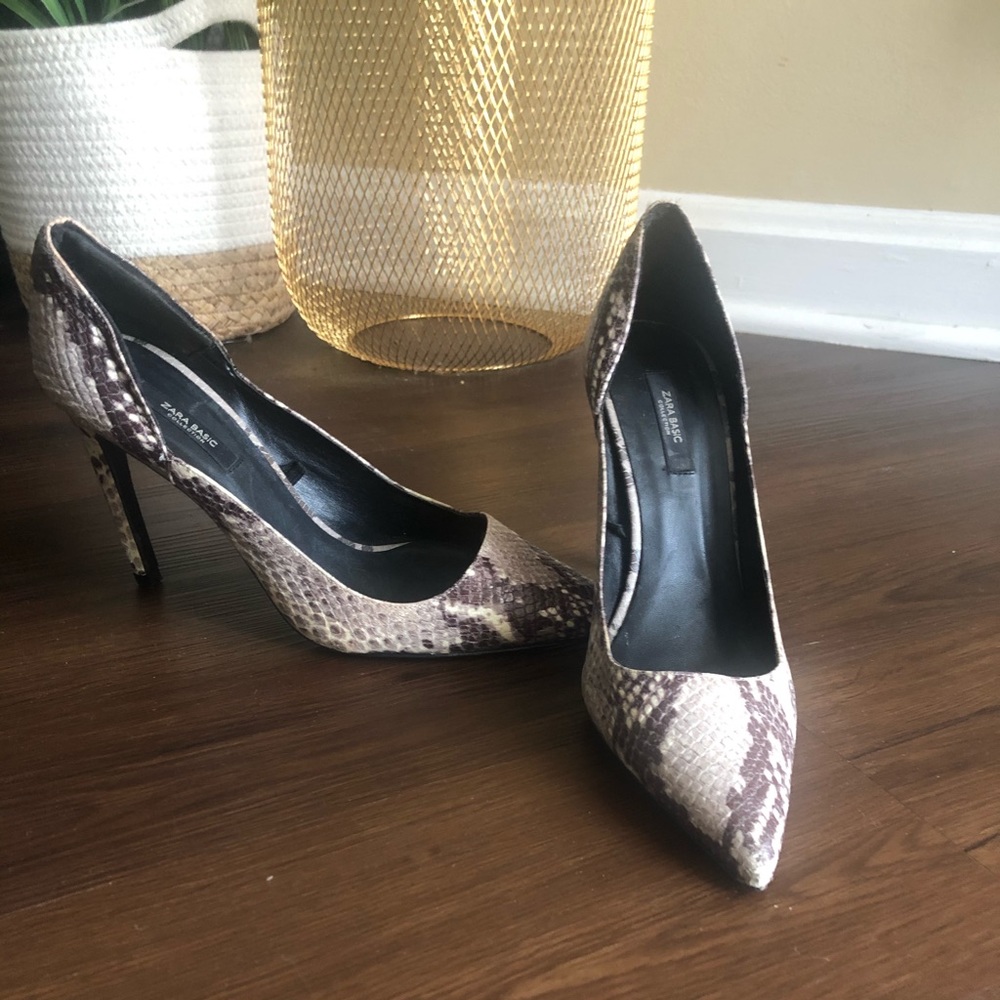 Zara snakeskin pumps